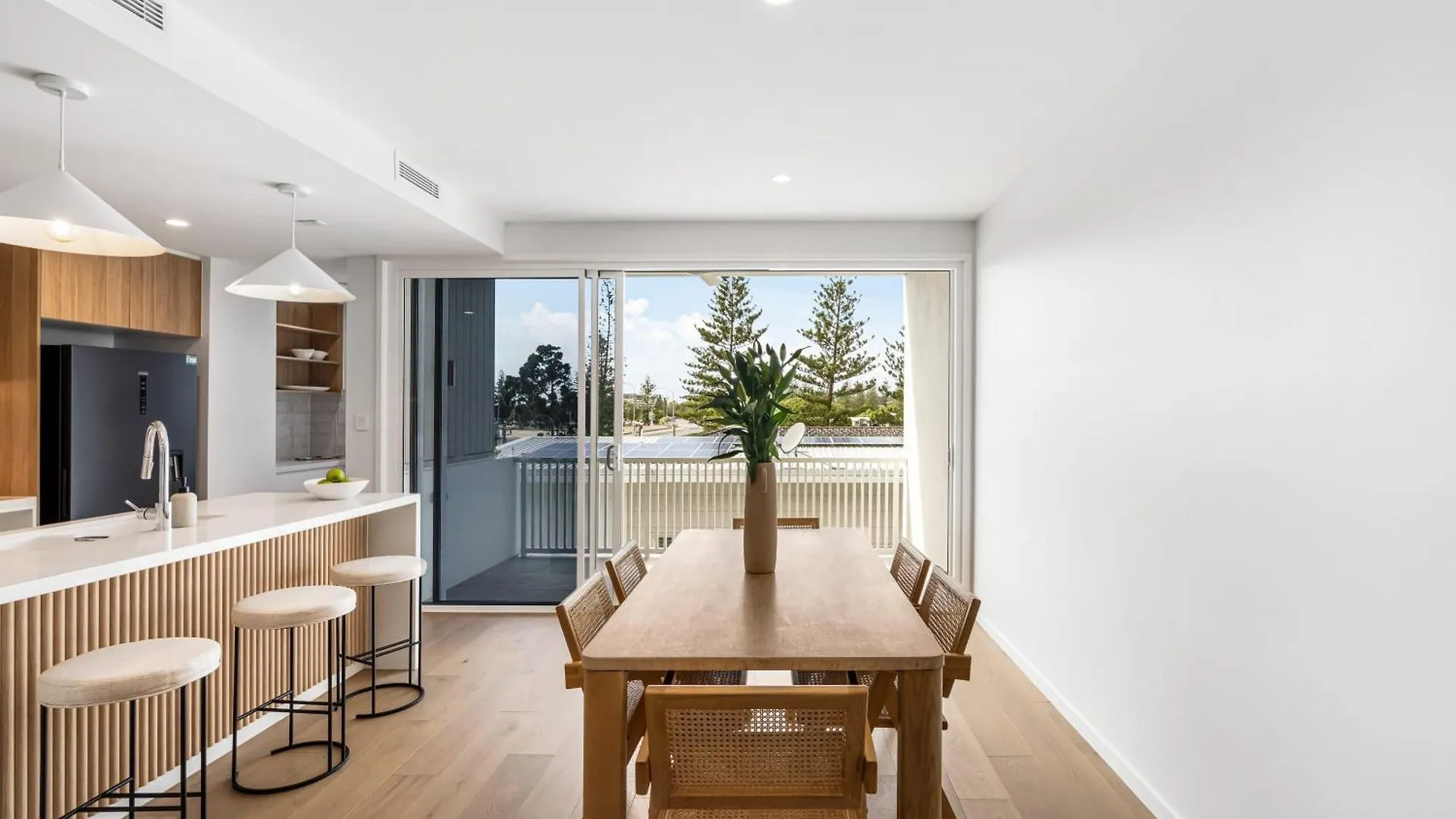 Iconic Burleigh Heads Luxury Villa Gold Coast