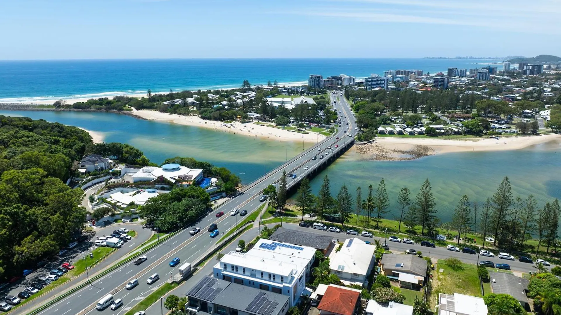 Iconic Burleigh Heads Luxury Villa Gold Coast